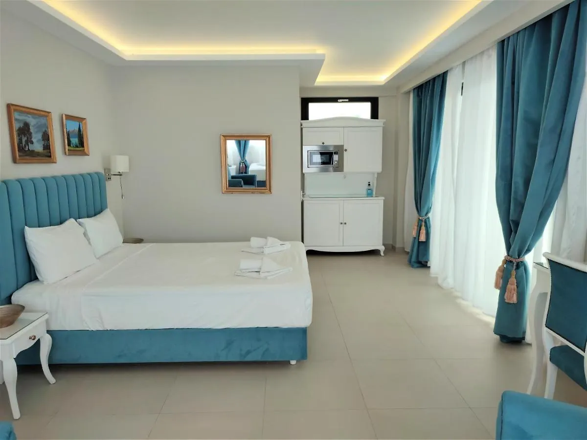 Light Blue Hotel Nea Kallikrateia